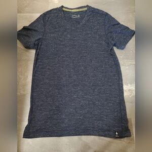 Smartwool Men's Heathered Grey & Navy Blue V-Neck Short Sleeves Shirt. Men S.
